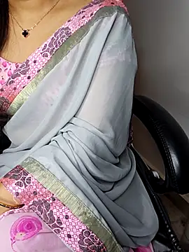 Snapshot of aliyaah_singh chatting on 12-20-25, 06:37 aliyaah singh online show from 12-20-25, 06:37