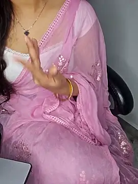 Snapshot of aliyaah_singh chatting on 03-01-26, 05:48 aliyaah singh online show from 03-01-26, 05:48