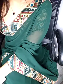 Snapshot of aliyaah_singh chatting on 05-05-26, 06:05 aliyaah singh online show from 05-05-26, 06:05