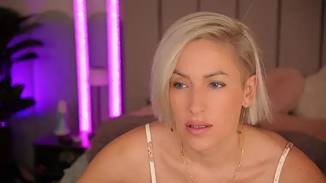 VickySecret96 online show from 11-20-25, 05:45