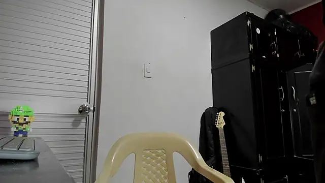 Snapshot of VincentSavage chatting on 02-18-26, 06:59 VincentSavage online show from 02-18-26, 06:59