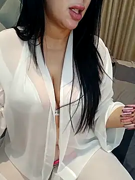 Queen sousou online show from 11-23-25, 01:44