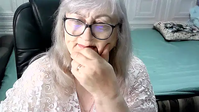 LolkaAlyss online show from 12-21-25, 03:02