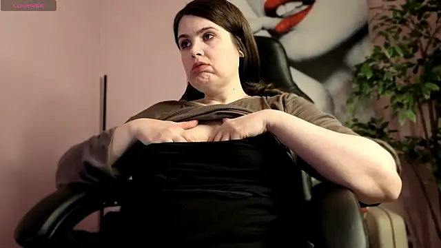 Snapshot of BattyMoll chatting on 02-13-26, 09:11 BattyMoll online show from 02-13-26, 09:11