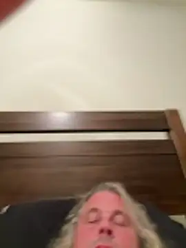 Snapshot of zeus337 chatting on 11-10-25, 04:11 zeus337 online show from 11-10-25, 04:11
