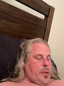 Snapshot of zeus337 chatting on 01-15-26, 12:37 zeus337 online show from 01-15-26, 12:37