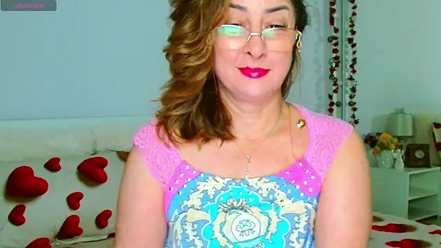 Snapshot of Tyana40 chatting on 08-07-26, 01:07 Tyana40 online show from 08-07-26, 01:07