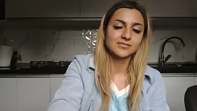 NicolePlay online show from 06-15-26, 05:53