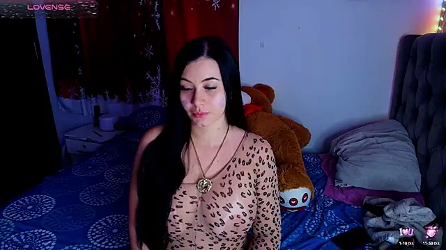 Snapshot of Mishukitty chatting on 01-18-25, 11:00 Mishukitty online show from 01-18-25, 11:00