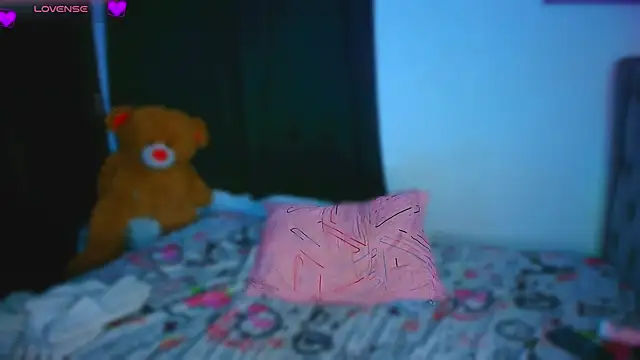 Mishukitty online show from 11-30-25, 05:55