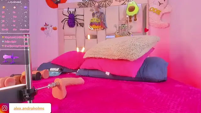 Snapshot of lysa_thomas chatting on 10-31-25, 04:24 lysa thomas online show from 10-31-25, 04:24