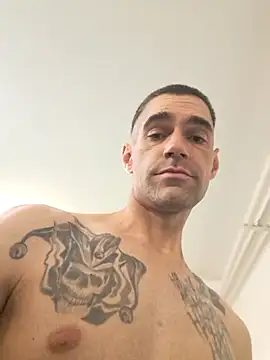 Snapshot of 2223joker chatting on 10-27-25, 10:58 2223joker online show from 10-27-25, 10:58