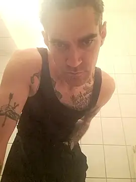 Snapshot of 2223joker chatting on 11-17-25, 10:04 2223joker online show from 11-17-25, 10:04