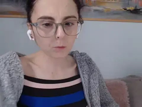 Snapshot of cleophee chatting on 02-04-25, 12:55 cleophee online show from 02-04-25, 12:55