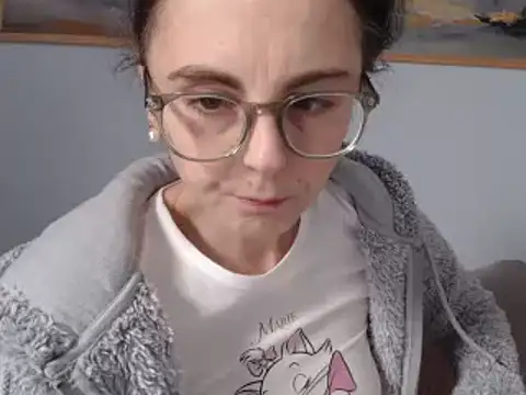 Snapshot of cleophee chatting on 02-09-25, 10:31 cleophee online show from 02-09-25, 10:31