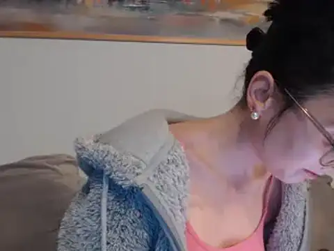 Snapshot of cleophee chatting on 02-12-25, 06:51 cleophee online show from 02-12-25, 06:51