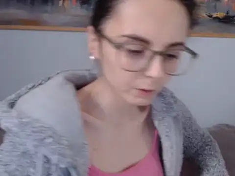 Snapshot of cleophee chatting on 02-12-25, 09:52 cleophee online show from 02-12-25, 09:52