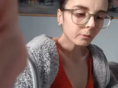 Snapshot of cleophee chatting on 02-15-25, 10:33 cleophee online show from 02-15-25, 10:33