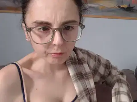 Snapshot of cleophee chatting on 03-10-25, 09:43 cleophee online show from 03-10-25, 09:43