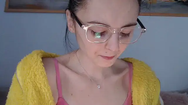 Snapshot of cleophee chatting on 03-05-26, 06:53 cleophee online show from 03-05-26, 06:53