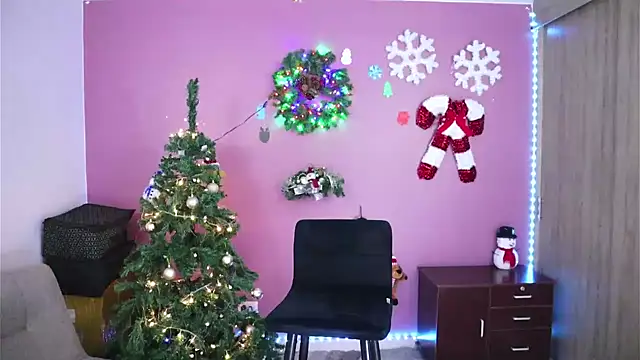 Snapshot of Steph_F chatting on 01-04-25, 08:06 Steph F online show from 01-04-25, 08:06