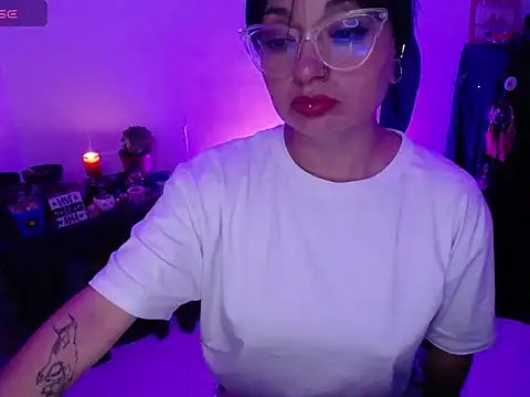 Snapshot of Alexa-Sweet69 chatting on 12-12-24, 12:27 Alexa-Sweet69 online show from 12-12-24, 12:27