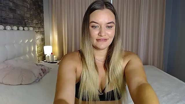 Snapshot of starrydoll chatting on 10-06-25, 09:07 starrydoll online show from 10-06-25, 09:07