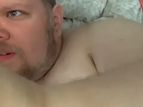 Snapshot of JefBear chatting on 09-18-25, 05:15 JefBear online show from 09-18-25, 05:15