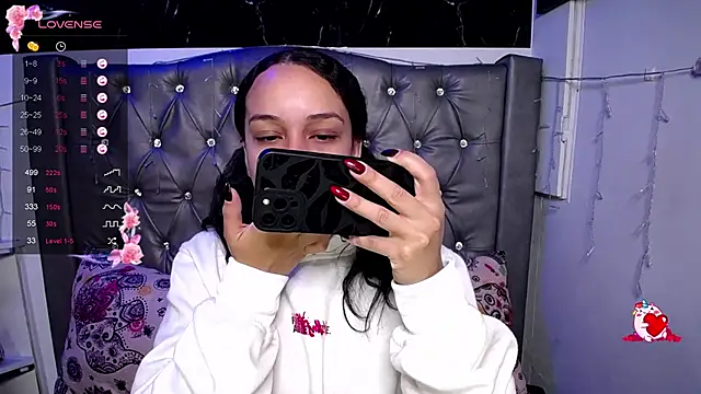 Snapshot of LAILAGUMMY chatting on 01-14-25, 10:48 LAILAGUMMY online show from 01-14-25, 10:48