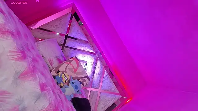 Snapshot of anapuala_sexxx chatting on 01-17-25, 05:32 anapuala sexxx online show from 01-17-25, 05:32