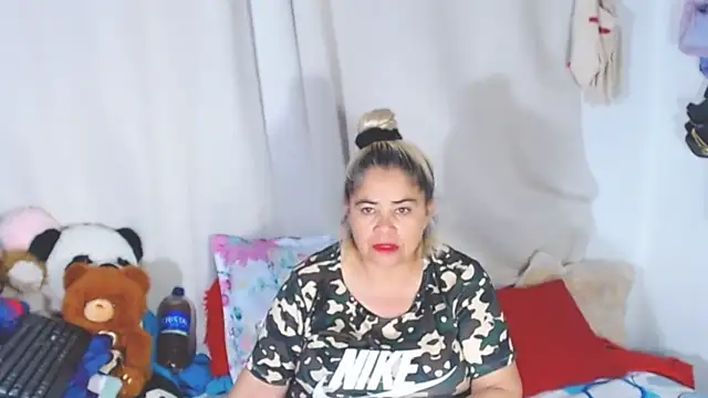 estrellita fugaz16x online show from 09-10-25, 04:01