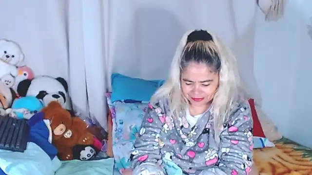 estrellita fugaz16x online show from 10-01-25, 04:29