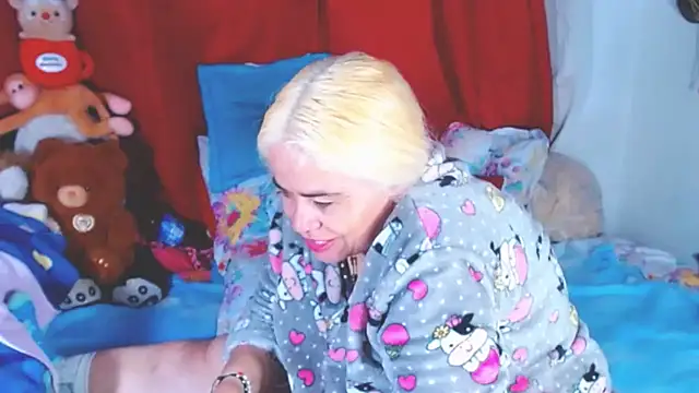 estrellita fugaz16x online show from 11-14-25, 05:17