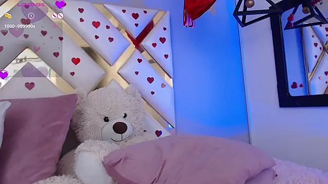 Snapshot of BeckyAnders chatting on 01-31-25, 11:35 BeckyAnders online show from 01-31-25, 11:35