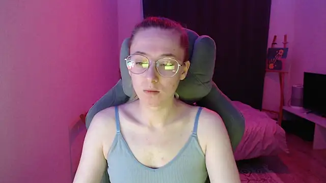 AnabelFrel online show from 12-14-25, 01:11