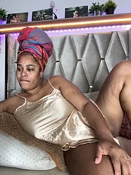 Snapshot of africa_xxx chatting on 04-07-26, 11:32 africa xxx online show from 04-07-26, 11:32