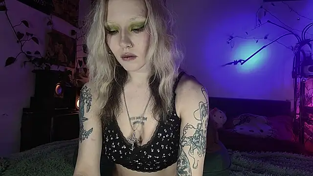 Snapshot of olivecum chatting on 11-12-25, 01:11 olivecum online show from 11-12-25, 01:11