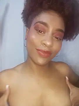 Snapshot of thaimy_ chatting on 11-28-25, 02:25 thaimy online show from 11-28-25, 02:25