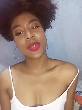 Snapshot of thaimy_ chatting on 12-18-25, 11:55 thaimy online show from 12-18-25, 11:55