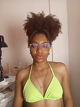 Snapshot of thaimy_ chatting on 03-13-26, 02:40 thaimy online show from 03-13-26, 02:40