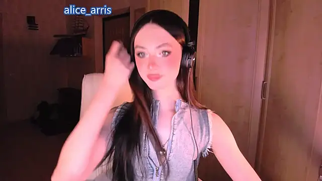 Alice  Aris online show from 03-27-26, 03:45