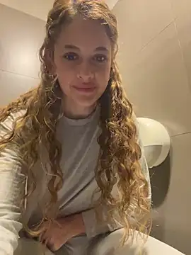 Snapshot of alana15 chatting on 01-14-25, 12:35 alana15 online show from 01-14-25, 12:35