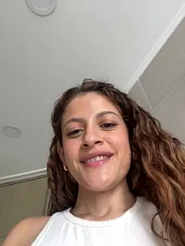 Snapshot of alana15 chatting on 02-04-25, 03:26 alana15 online show from 02-04-25, 03:26