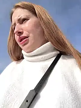 Snapshot of AlisaWhite chatting on 12-18-24, 11:24 AlisaWhite online show from 12-18-24, 11:24