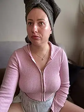 Snapshot of AlisaWhite chatting on 01-09-25, 11:03 AlisaWhite online show from 01-09-25, 11:03
