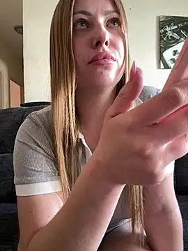 AlisaWhite online show from 05-05-26, 01:30