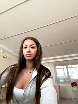 TiffanyHouston  online show from 10-31-25, 07:09