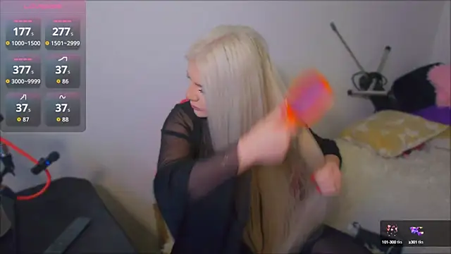 Snapshot of ParadiseRose chatting on 10-10-25, 03:05 ParadiseRose online show from 10-10-25, 03:05