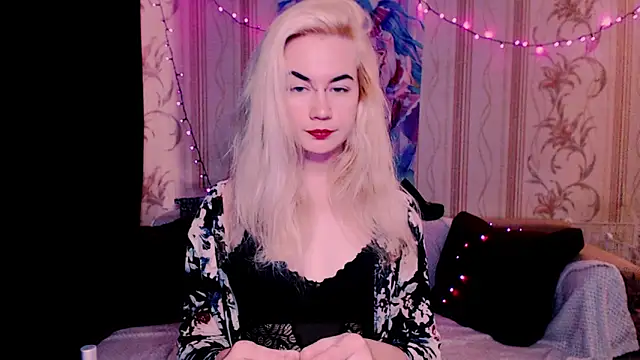 xxxcharismaaa online show from 06-17-26, 07:00