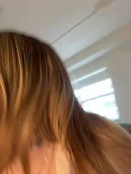 Snapshot of chloetease chatting on 01-01-25, 02:31 chloetease online show from 01-01-25, 02:31